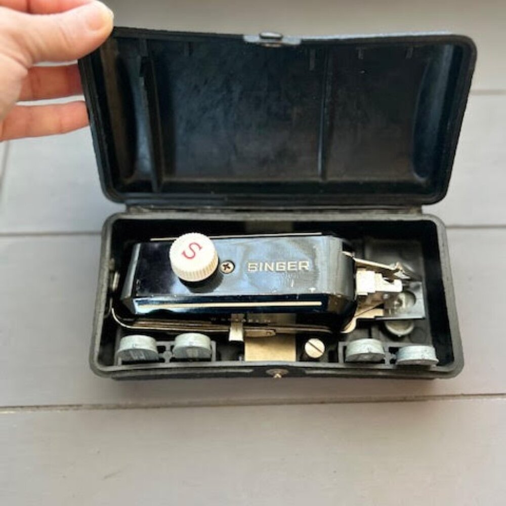 Singer Vintage Buttonholer Attachment w Case & Accessories